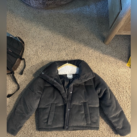 abercrombie & fitch faux fur mini puffer - Picture 3 of 5